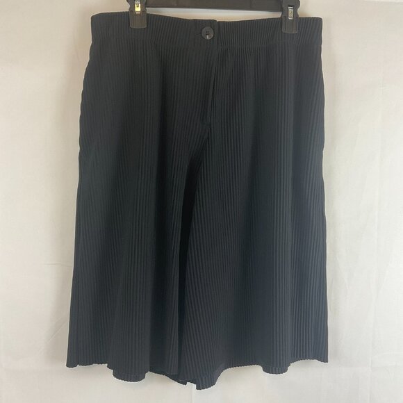 COS Accordion Pleat Shorts S Black Pockets Elastic Waist Bermuda Length - Picture 4 of 10